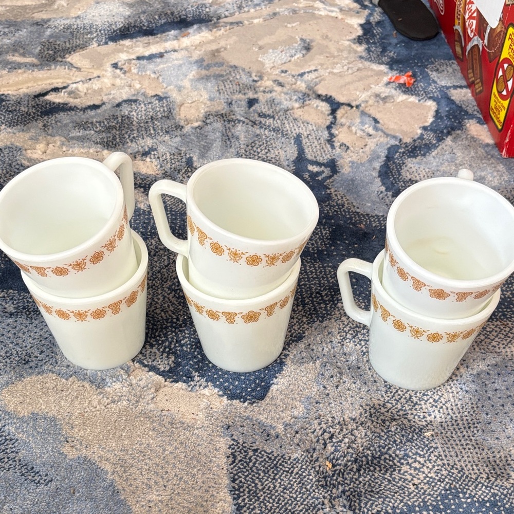 Pyrex Golden Butter Fly 6 Mugs Set